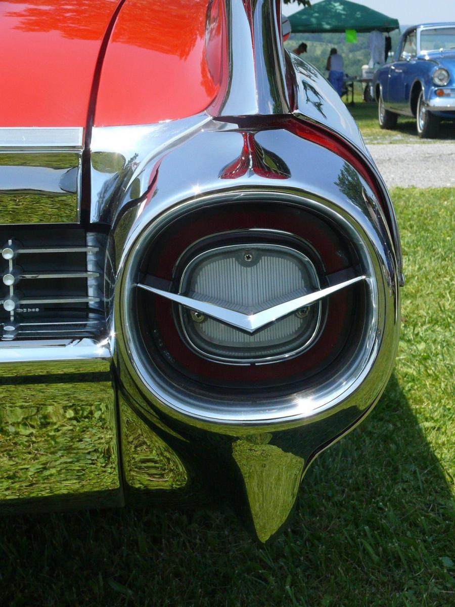  Cadillac Eldorado Biarritz Convertible 1959 года  (фото 17 из 40)